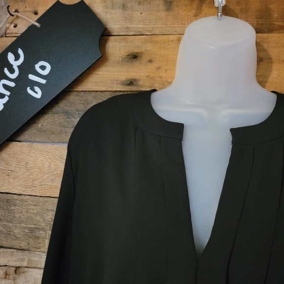 Ann Taylor women's black dress blouse with pleated front size medium - Picture 3 of 11